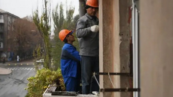В оккупированном Мариуполе мигранты получают жильё в отремонтированных домах, а местные жители остаются ни с чем. Фото: «РИА Новости»