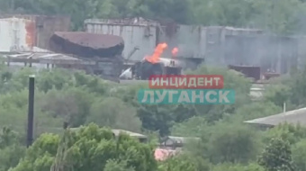 Пожар на нефтебазе в Луганске: прилет ATACMS